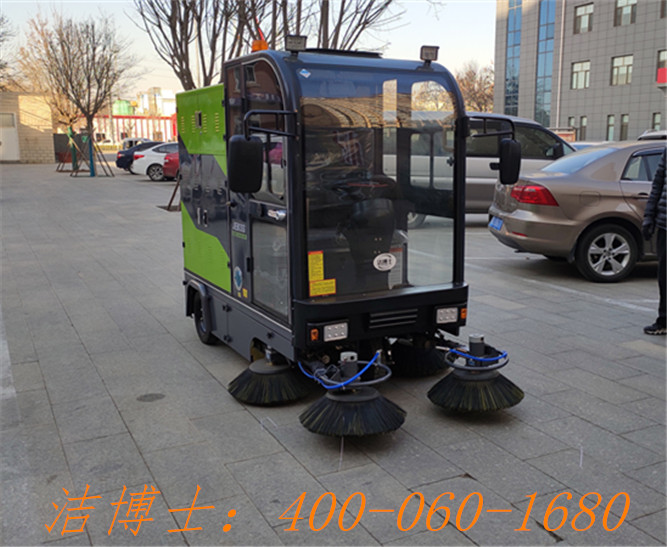潔博士駕駛掃地機客戶案例——北京建工華北物業服務有限公司
